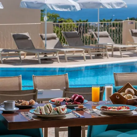 アパートホテル Lofos 2*