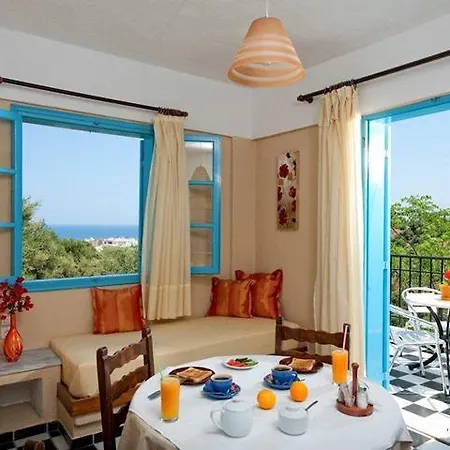 Lofos アパートホテル ヘルソニソス